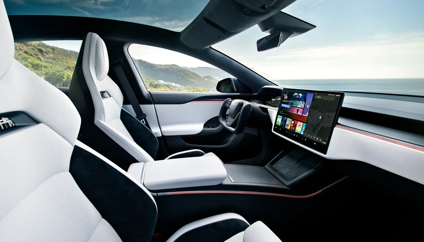 Tesla Model S 4