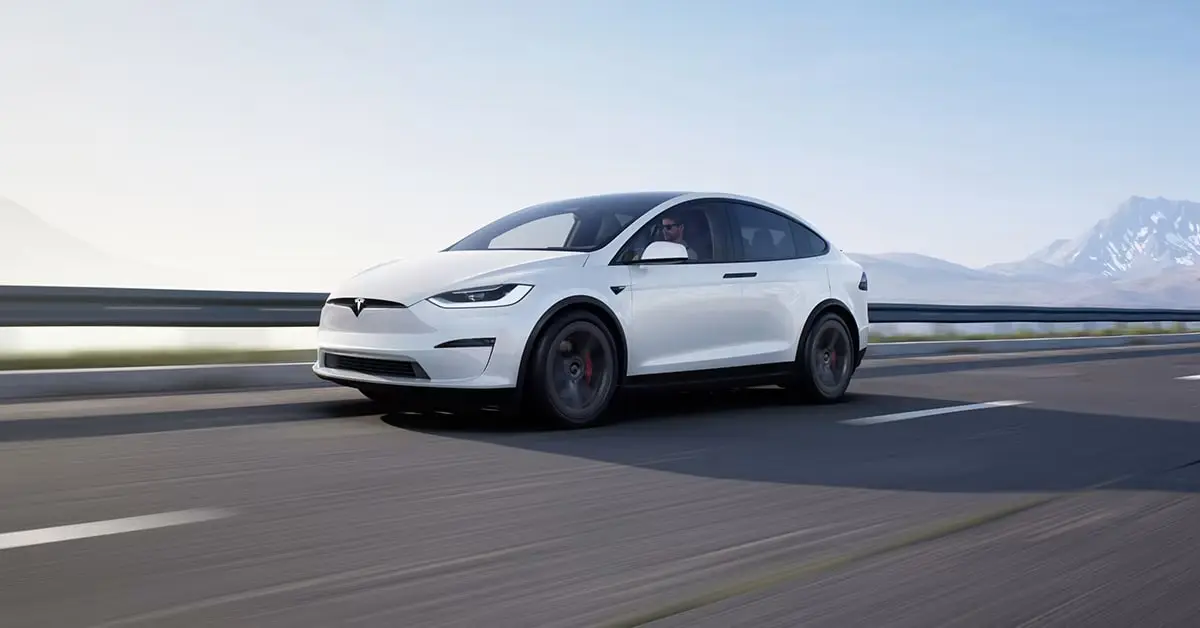 Tesla Model X 4